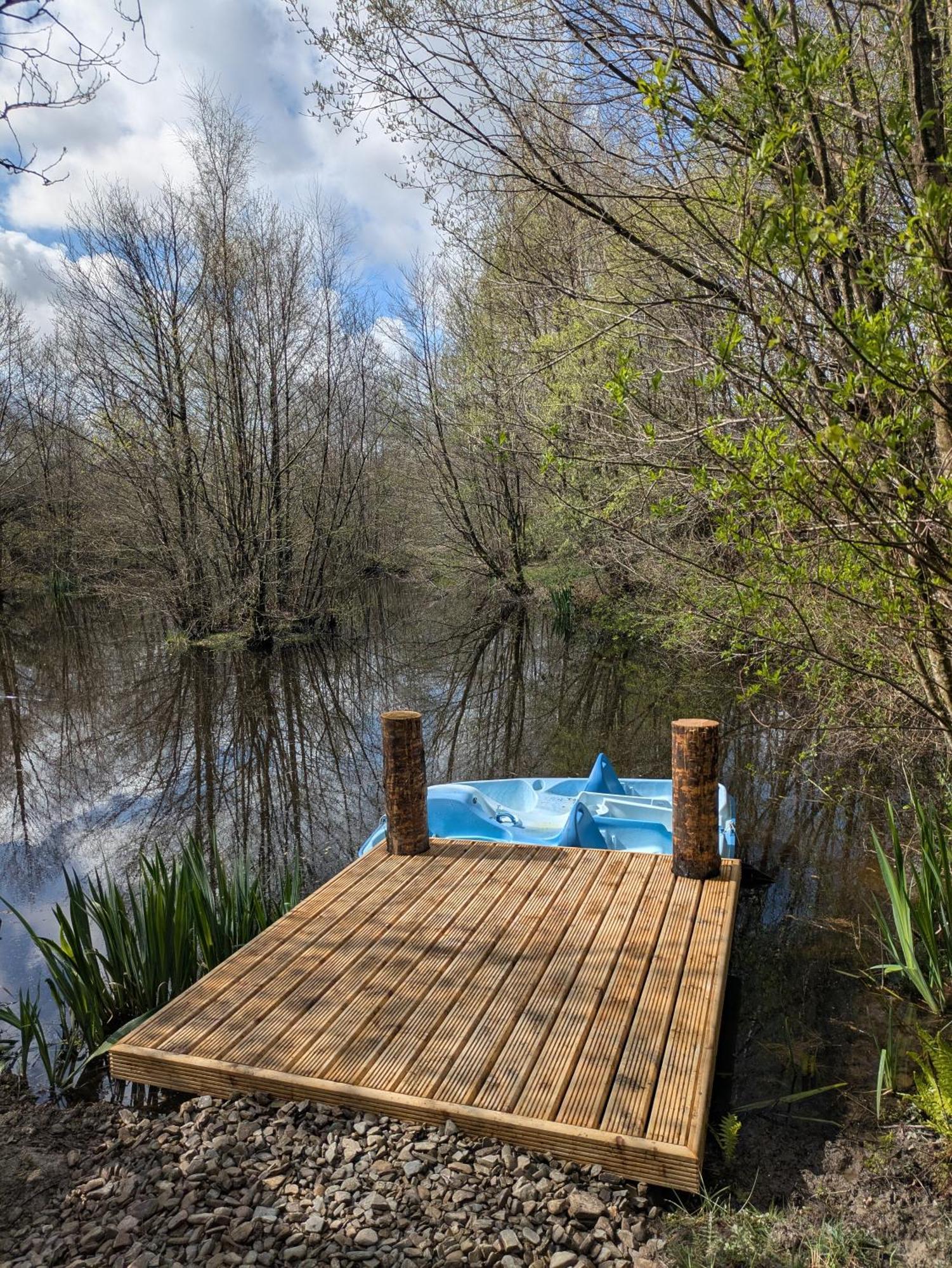 Go Eco Glamping Hotel Lampeter Exterior photo